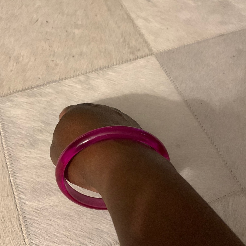 Pinkish/Purple  plastic/resin bracelet